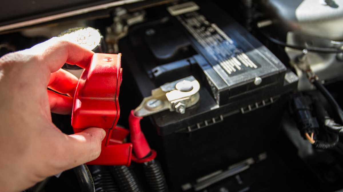 5 Tips On How To Keep A Car Battery Charged When Not In Use