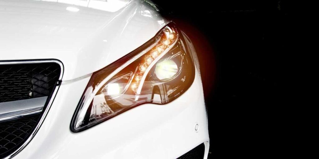 6 Possible Causes for Headlight Flickering