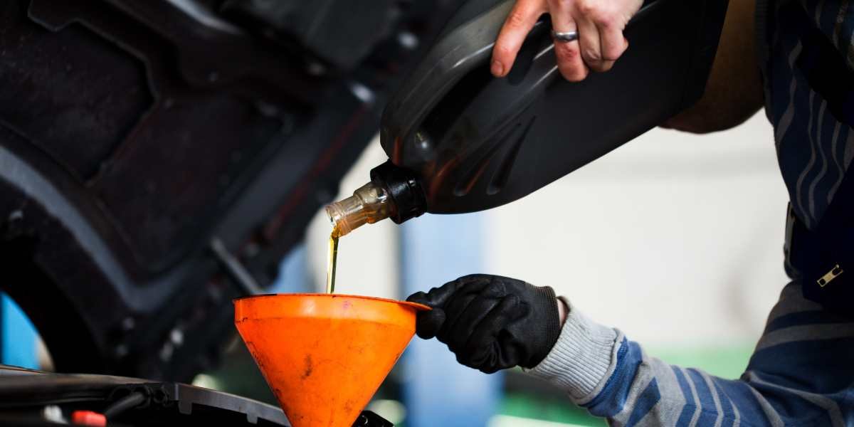 Benefits of Timely Oil Change for Cars in Dubai